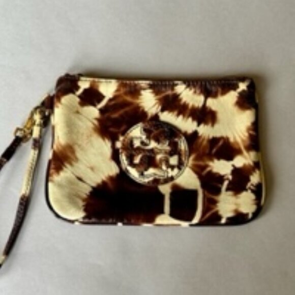TORY BURCH Brown Tie Dye Patent Leather Finish Medium Wristlet - Picture 1 of 4